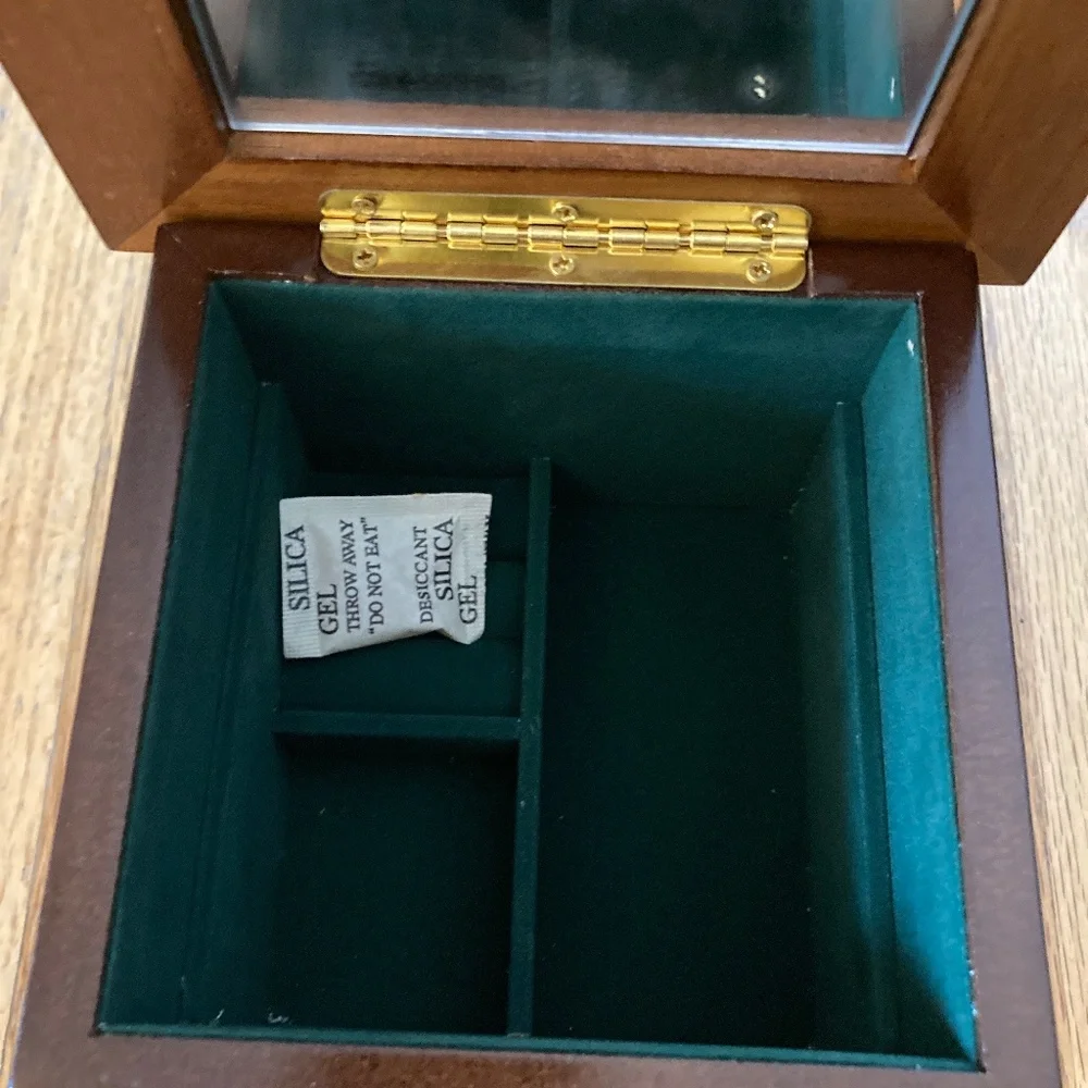 Avon NWOT Thomas Kincaid Wooden Jewelry Box with Green Interior